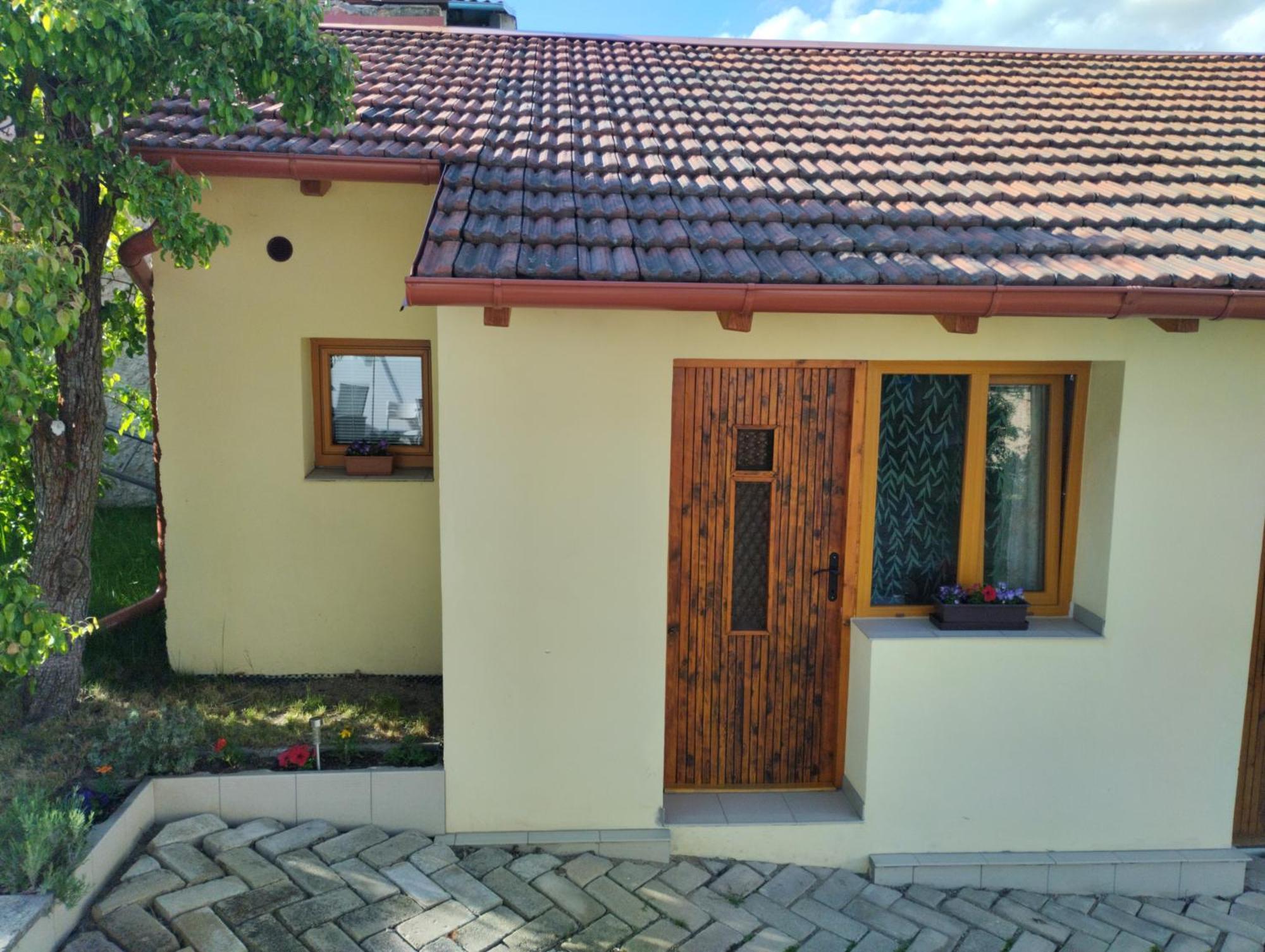 Malé útulné studio s koupelnou a kuchyňkou Svinarov Exteriér fotografie