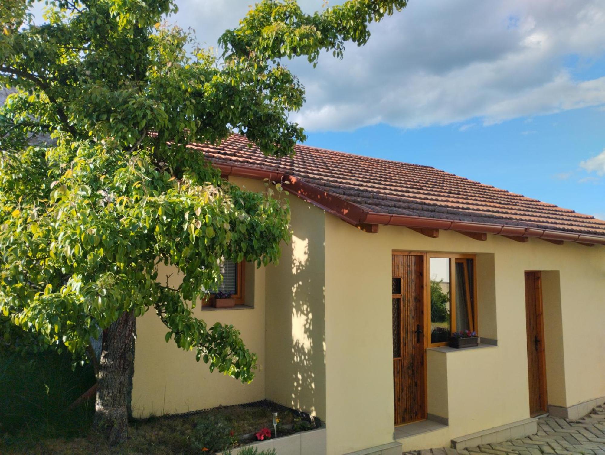 Malé útulné studio s koupelnou a kuchyňkou Svinarov Exteriér fotografie